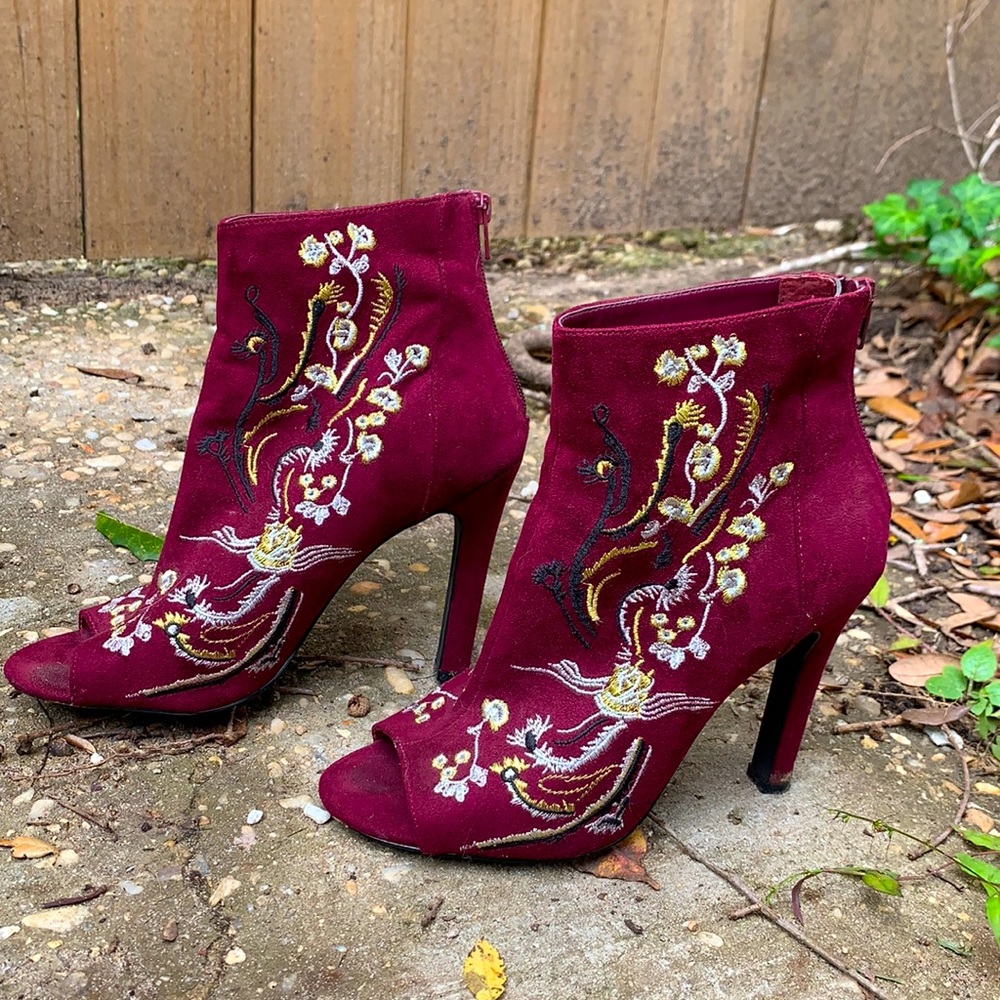 Burgundy Carlos by Carlos Santana Peep toe Booties